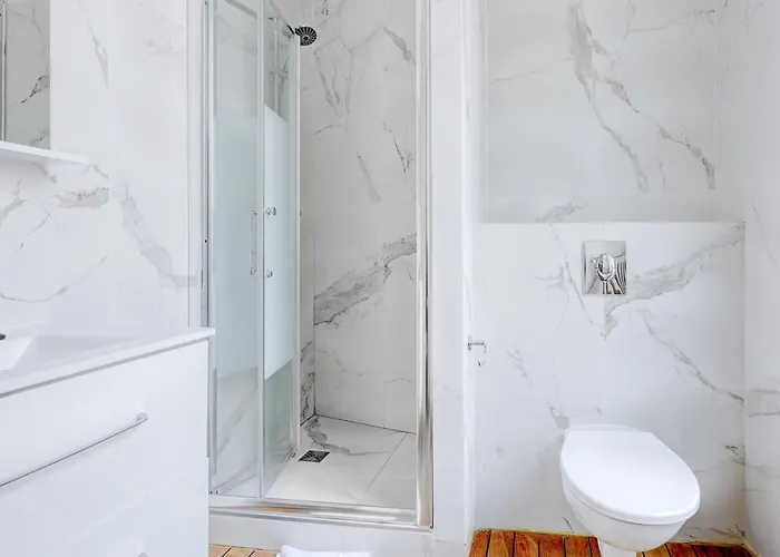 Prestige Parisien Avenue Des Champs-elysees *